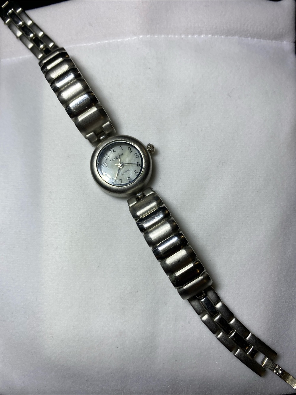 Vintage Time Zone Working Quartz Mother Pearl Women Watch Bracelet Silver tone
